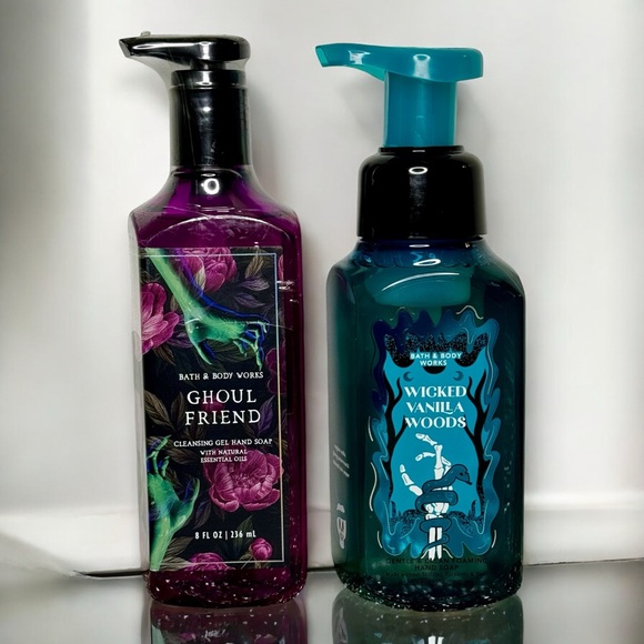 Bath & Body Works Halloween Hand Soap Ghoul Friend & Wicked Vanilla Woods NWT - Picture 1 of 4